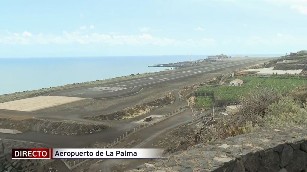 El aeropuerto de La Palma está inoperativo por la acumulación de cenizas