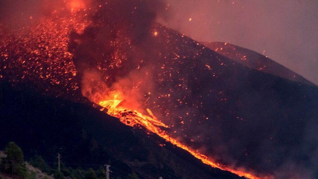Imágenes del volcán remitidas por el 112 de Canarias
