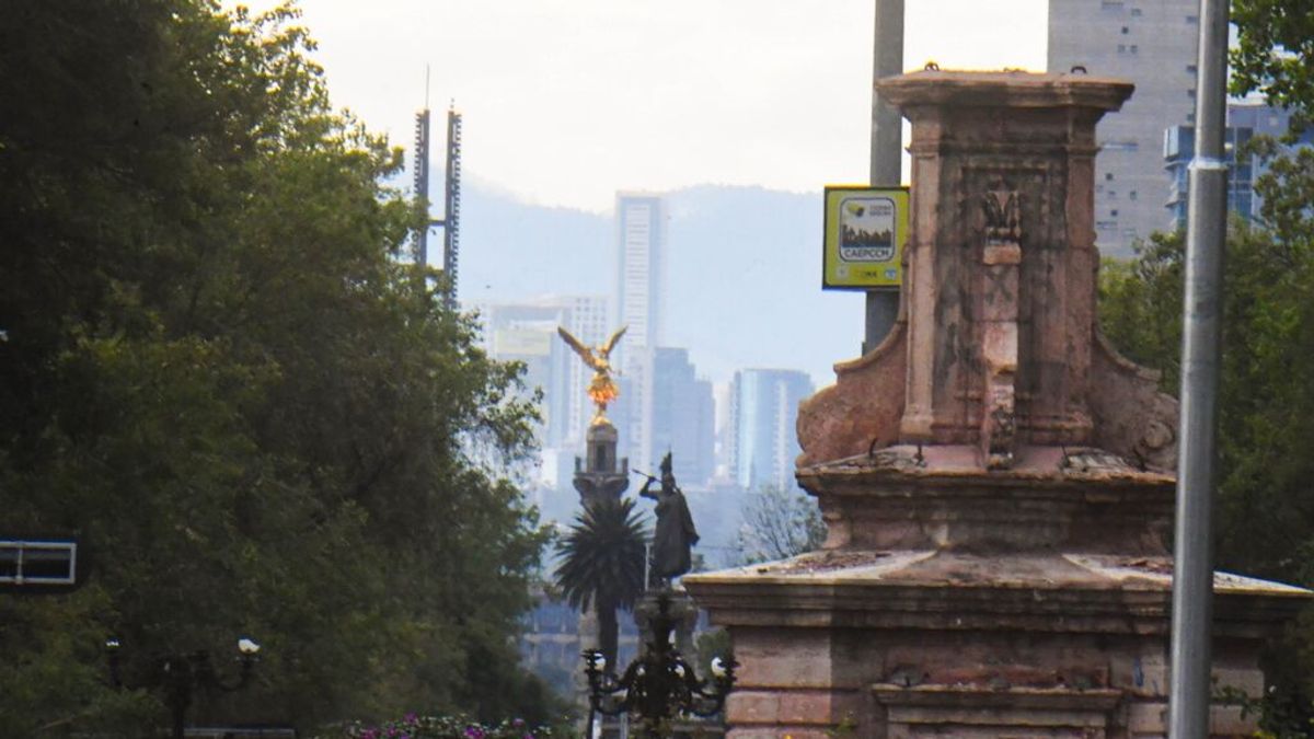 Feministas rebautizan la glorieta de Colón de Ciudad de México como glorieta de Las Mujeres que Luchan
