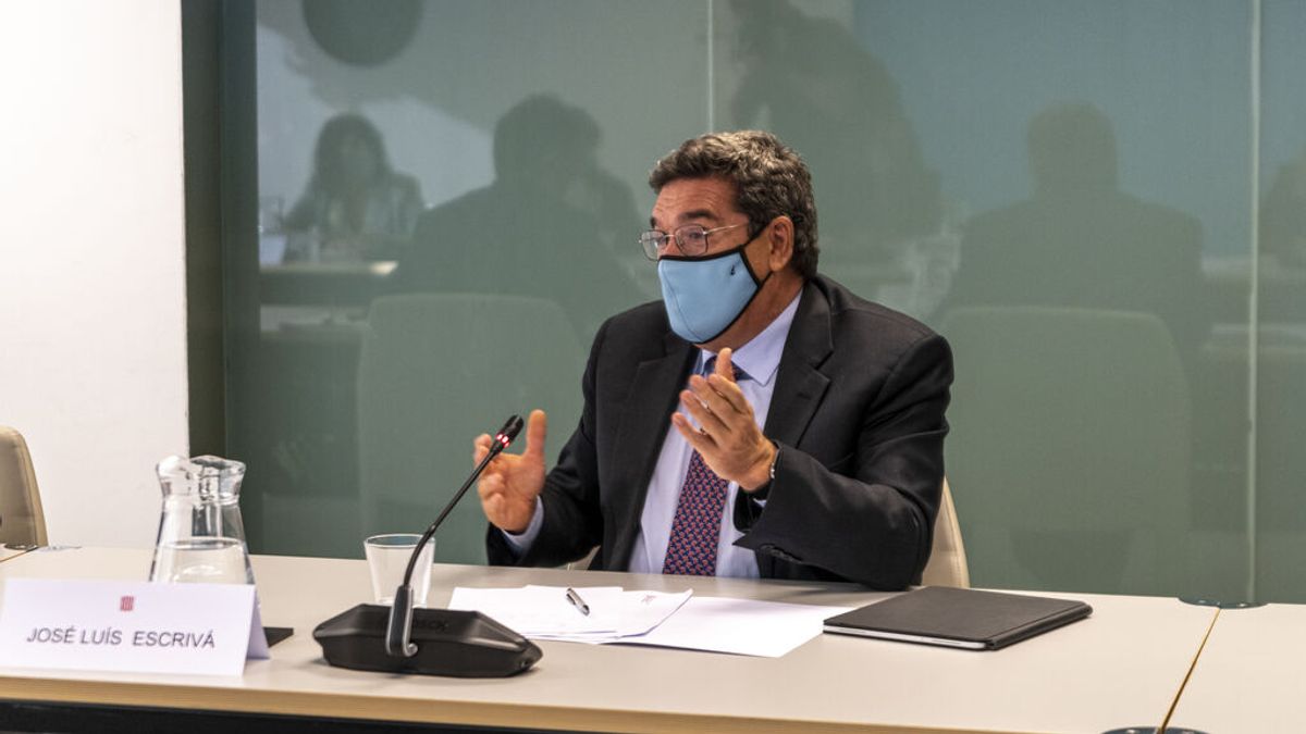 Escrivá cree que hace falta un "cambio cultural" para trabajar más entre los 55 y los 75 años Escrivá cree que hace falta un "cambio cultural" para trabajar más entre los 55 y los 75 años