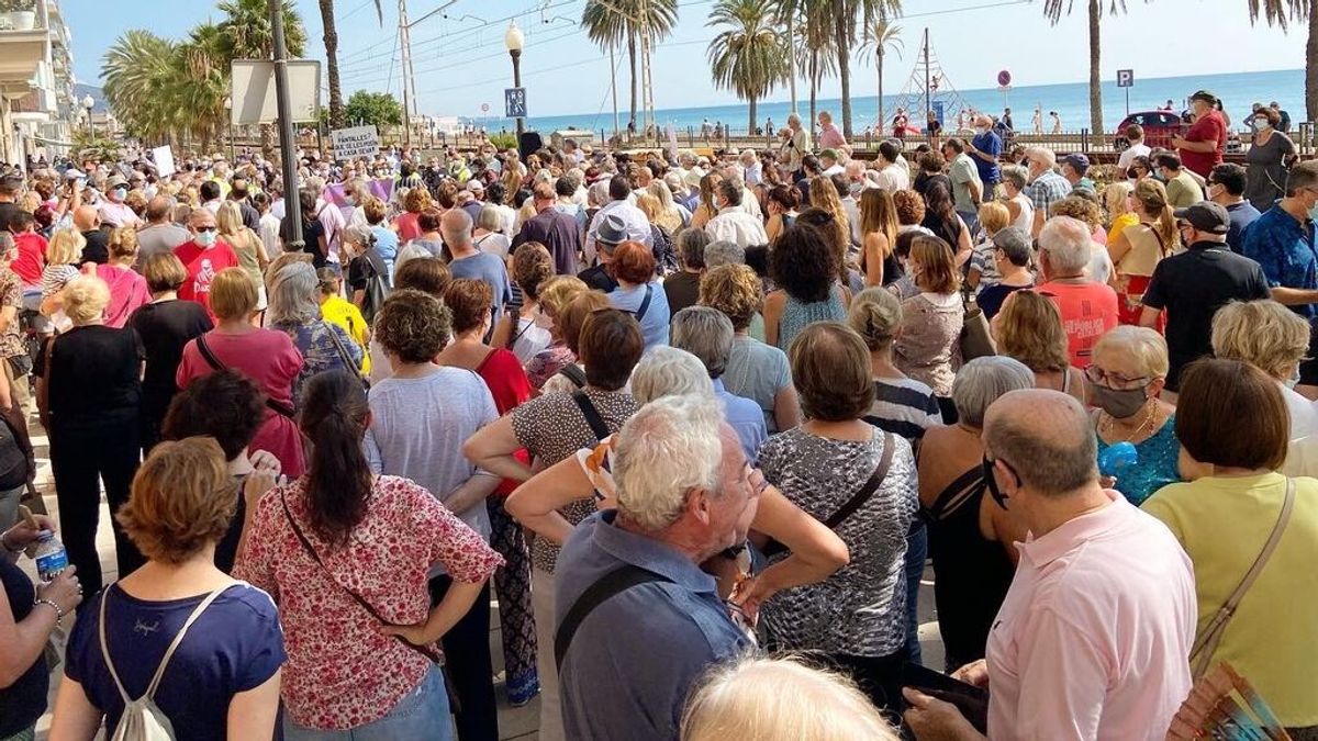 Badalona clama por una alternativa a las pantallas que reducirían el ruido del tren Badalona clama por una alternativa a las pantallas que reducirían el ruido del tren