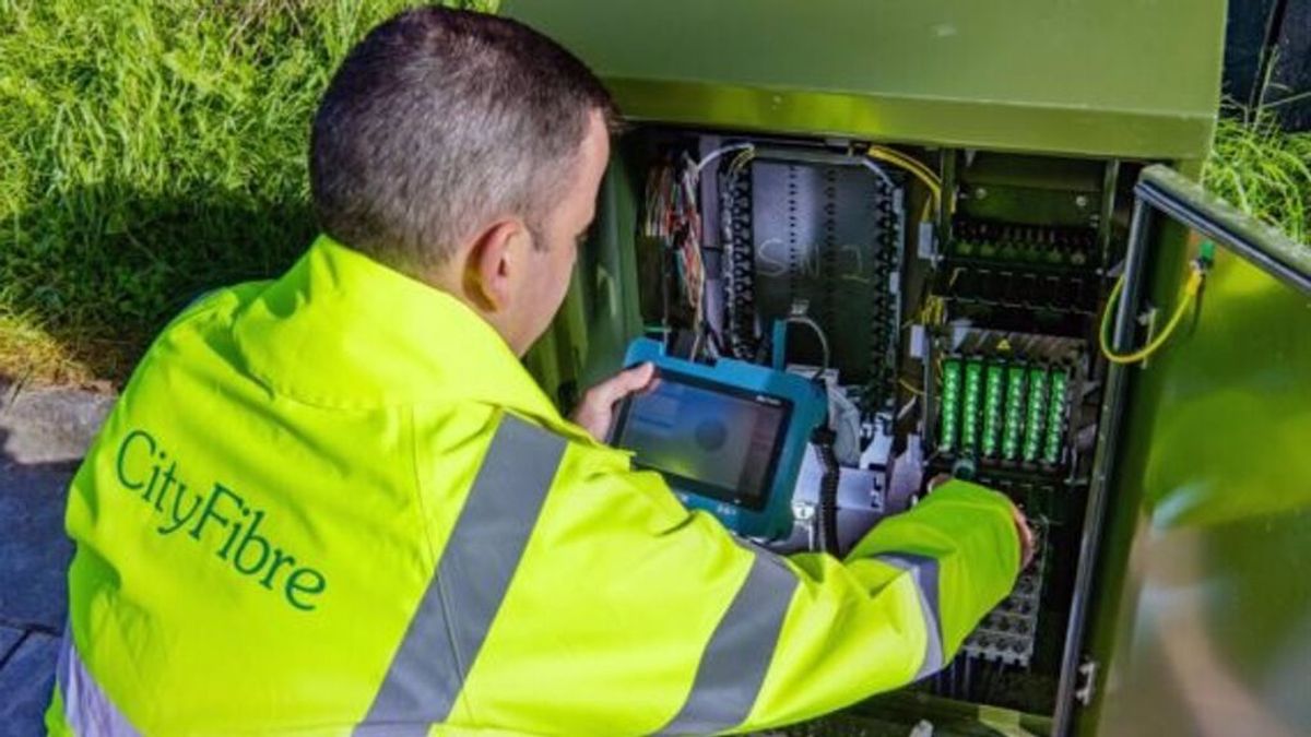 El fondo soberano de Abu Dabi amenaza la posición de Telefónica en el mercado de la fibra en Reino Unido El fondo soberano de Abu Dabi amenaza la posición de Telefónica en el mercado de la fibra en Reino Unido