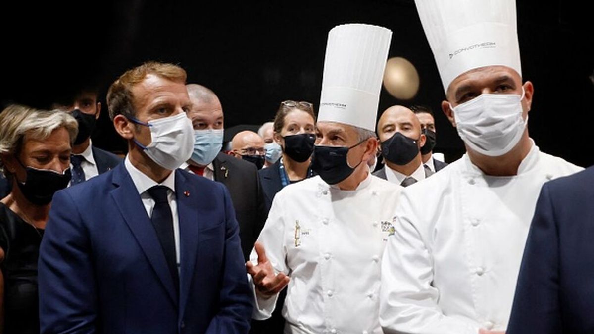Lanzan un huevo contra Macron en Lyon: "Si tiene algo que decirme, que venga" Lanzan un huevo contra Macron en Lyon: "Si tiene algo que decirme, que venga"