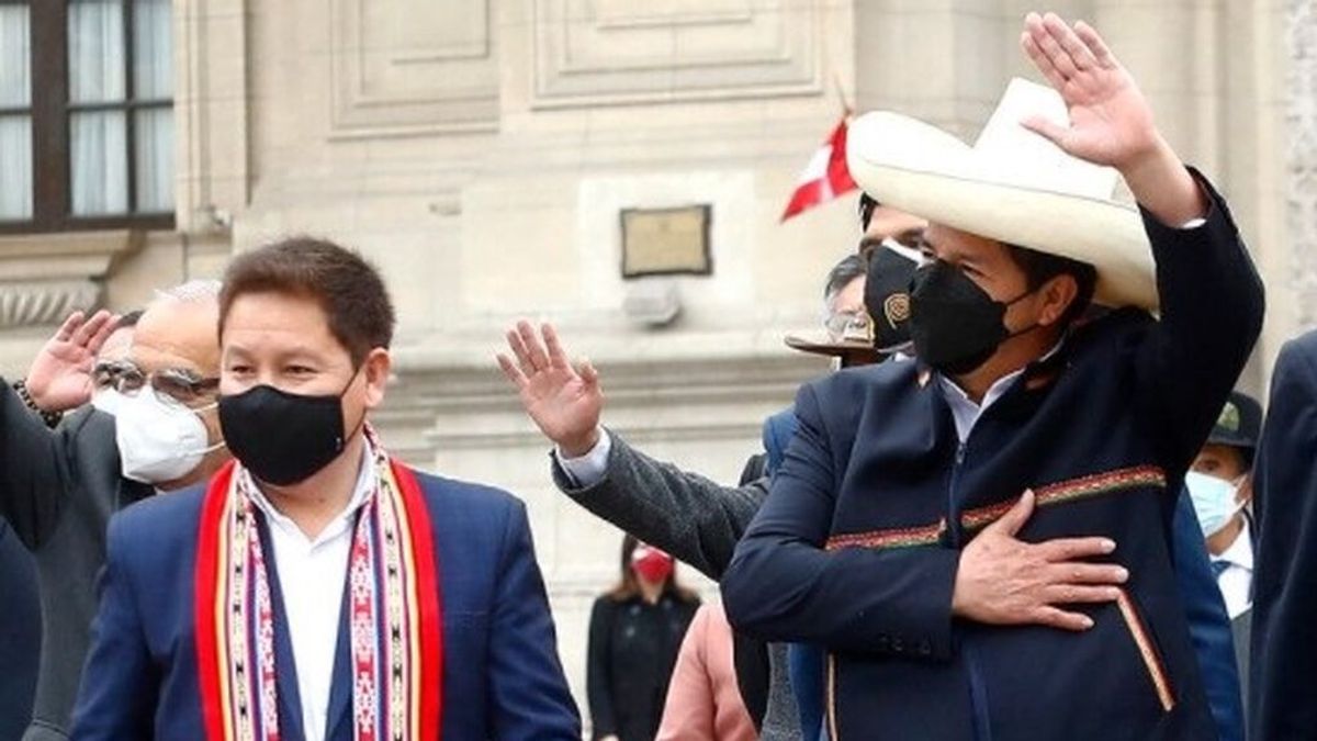 El primer ministro de Perú amenaza con nacionalizar el yacimiento de gas de Camisea El primer ministro de Perú amenaza con nacionalizar el yacimiento de gas de Camisea