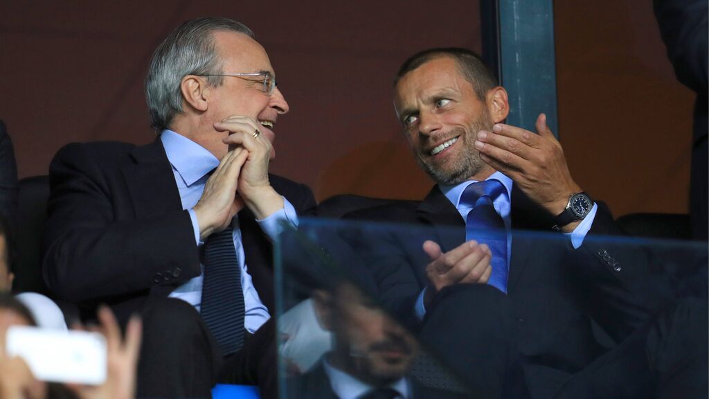 Florentino Pérez y Ceferin, en el palco de un partido.