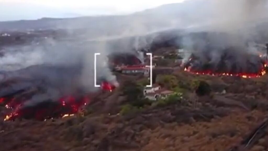 Casas aisladas por la lava: se salvaron de ser engullidas pero es imposible acceder a ellas