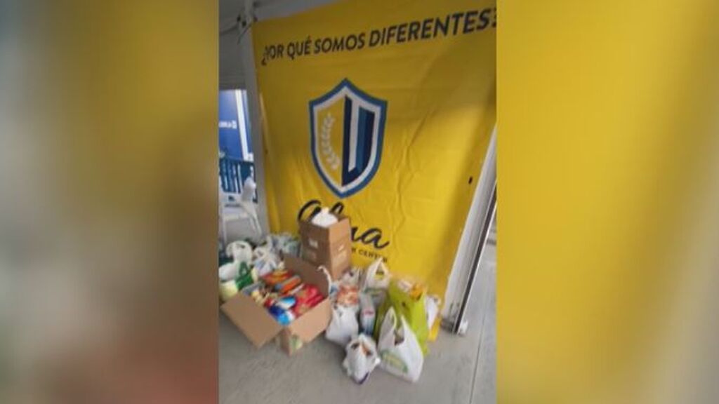 Una campaña solidaria llena en Lebrija dos camiones de productos para La Palma