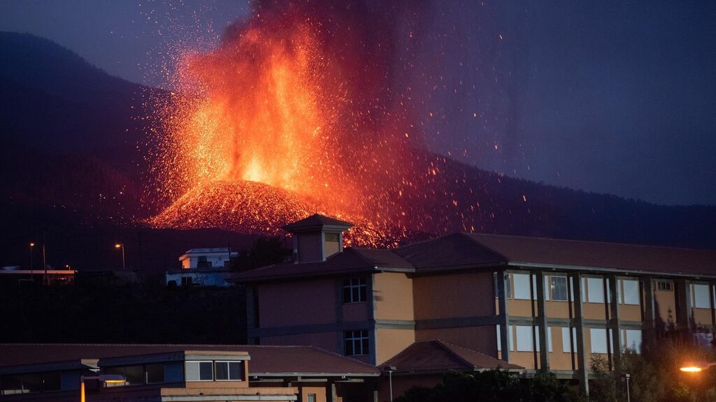 El Gobierno aprueba un paquete de ayudas directas a los afectados por el volcán de La Palma