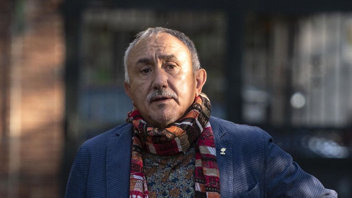 El líder de UGT sobre el alza del SMI en 15 euros que se aprueba este martes: "Es una mierda y una miseria" El líder de UGT sobre el alza del SMI en 15 euros que se aprueba este martes: "Es una mierda y una miseria"