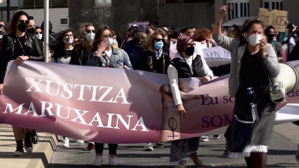 Un juez insiste en que no es delito subir a páginas porno imágenes de mujeres orinando en la calle