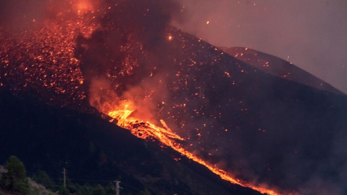 El volcán de La Palma entra en fase efusiva: Qué es y qué implica