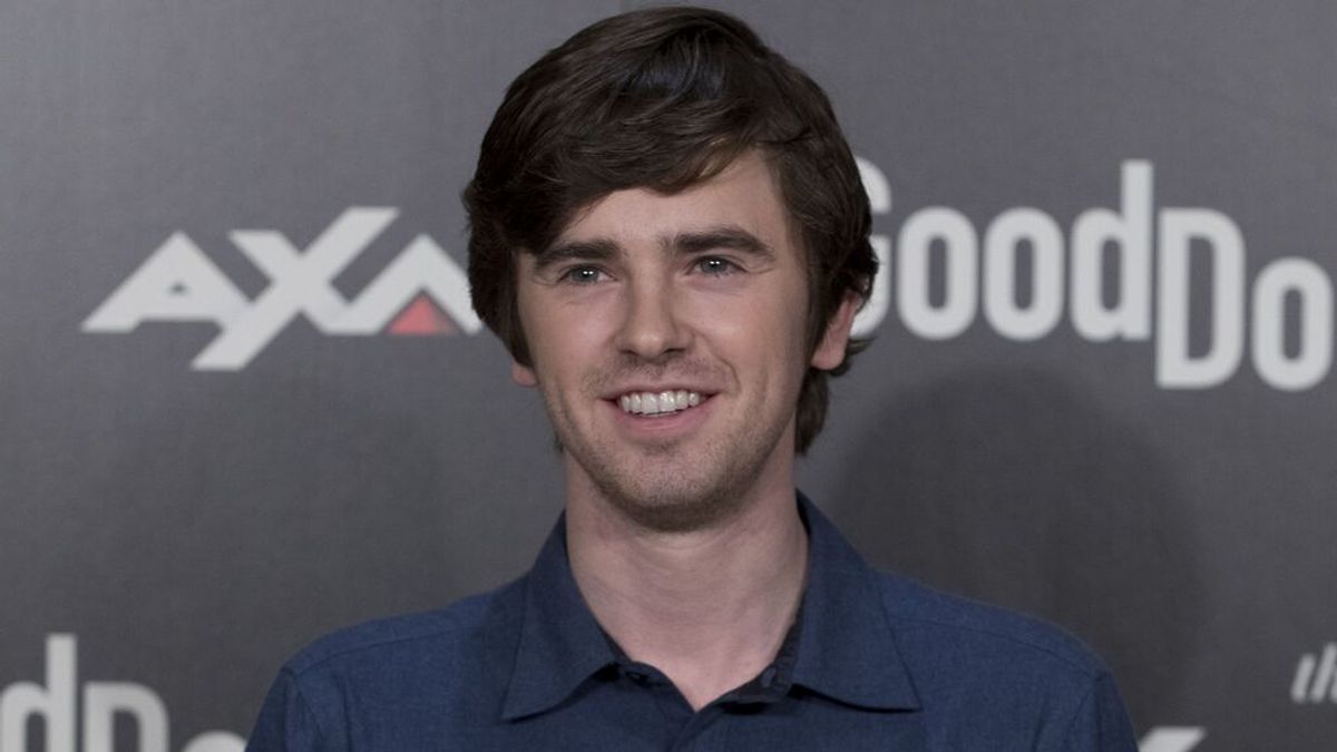 Freddie Highmore, actor de The Good Doctor, se casa por sorpresa y sin revelar la identidad de su mujer Freddie Highmore, actor de The Good Doctor, se casa por sorpresa y sin revelar la identidad de su mujer