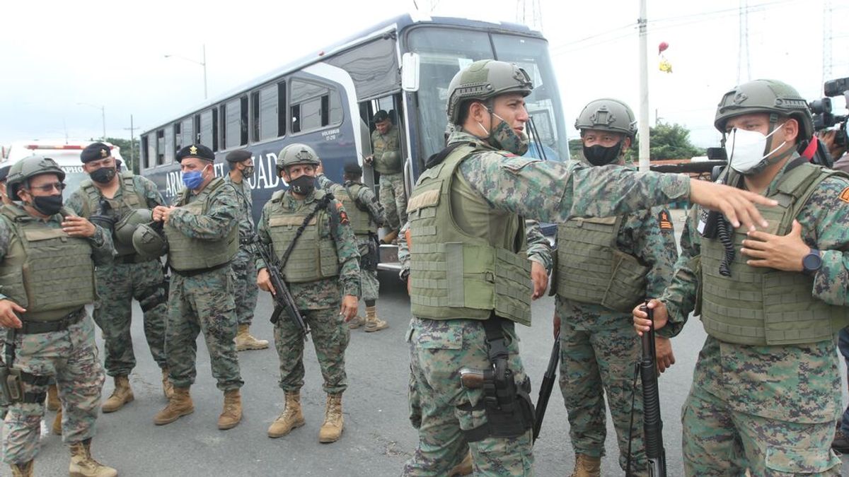Brutal matanza entre bandas en una cárcel de Ecuador Brutal matanza entre bandas en una cárcel de Ecuador