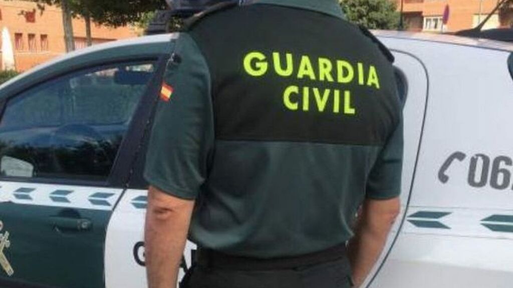 Roban un coche con un niño dentro a las puertas de una guardería en Sevilla