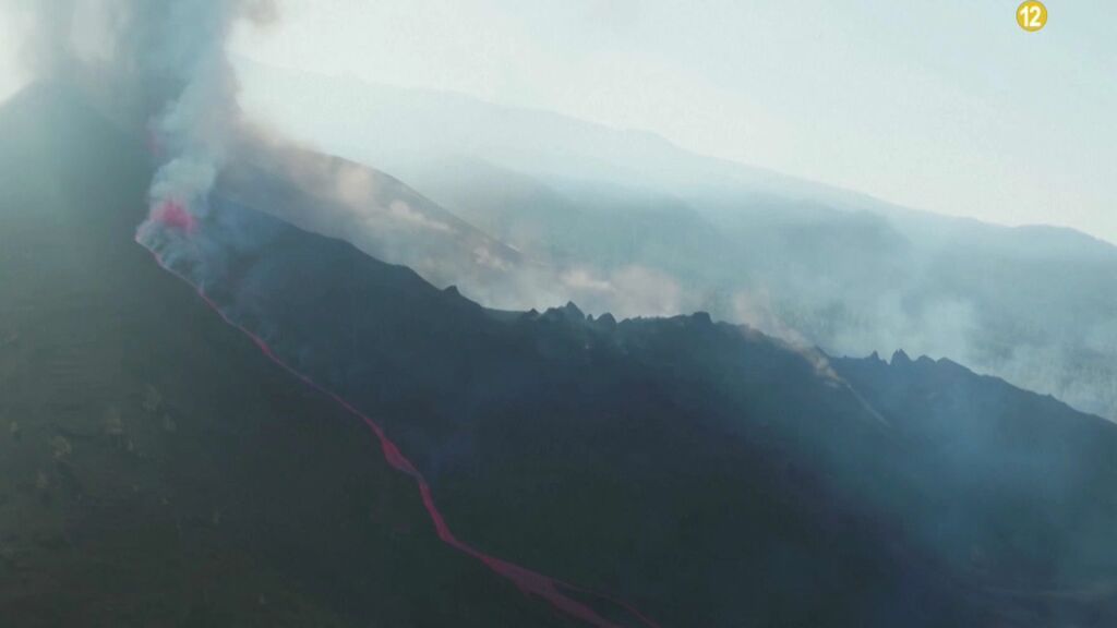 Este jueves, en 'Horizonte', observamos con atención la tierra y el aire del volcán 'Cumbre Vieja'