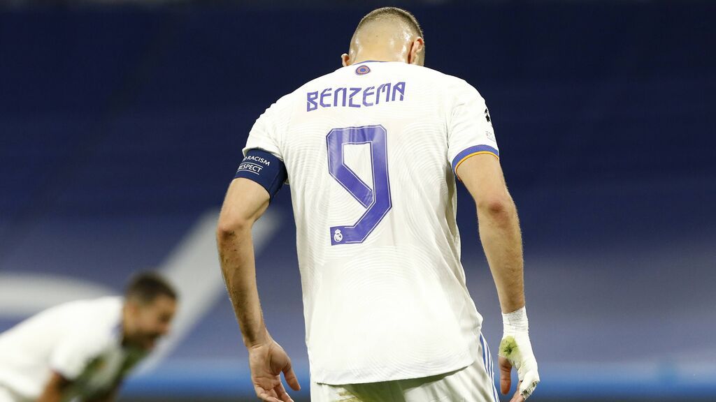 Benzema, tras uno de los goles del Sheriff.