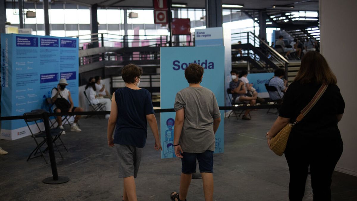 Cataluña empieza el desmantelamiento de puntos de vacunación masiva Cataluña empieza el desmantelamiento de puntos de vacunación masiva