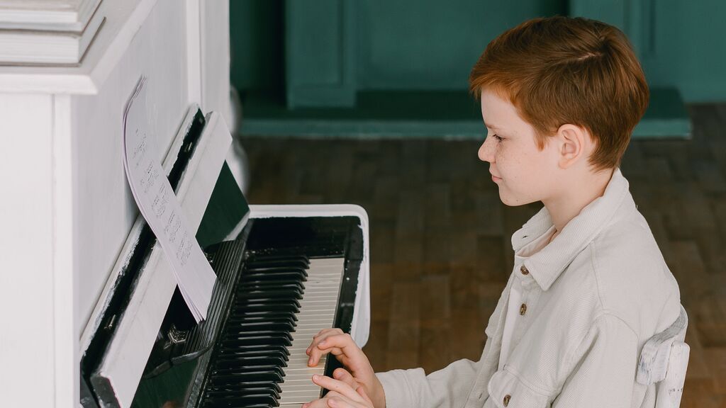 niño.piano