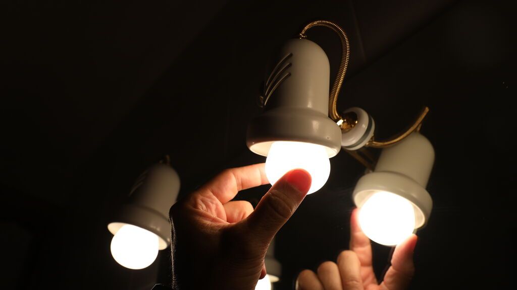 La luz pulveriza los récords: este viernes se pagará a 216 euros MWh de media