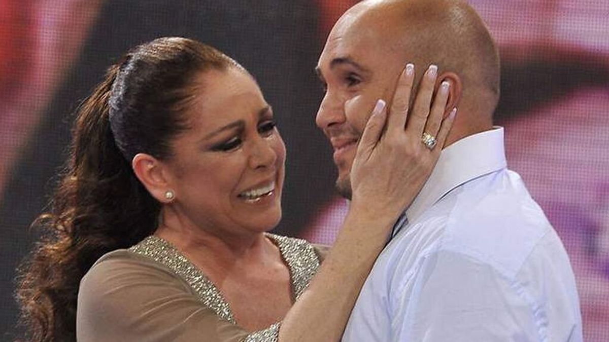 Isabel Pantoja y Kiko Rivera, en el plató de Supervivientes (2011) Isabel Pantoja y Kiko Rivera, en el plató de Supervivientes (2011)