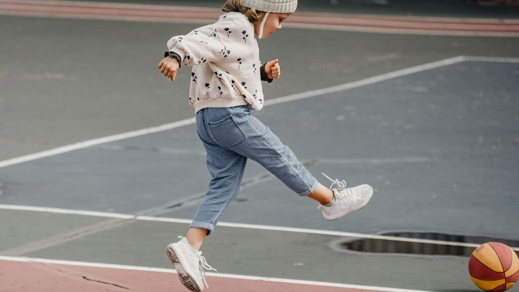 niño.balón