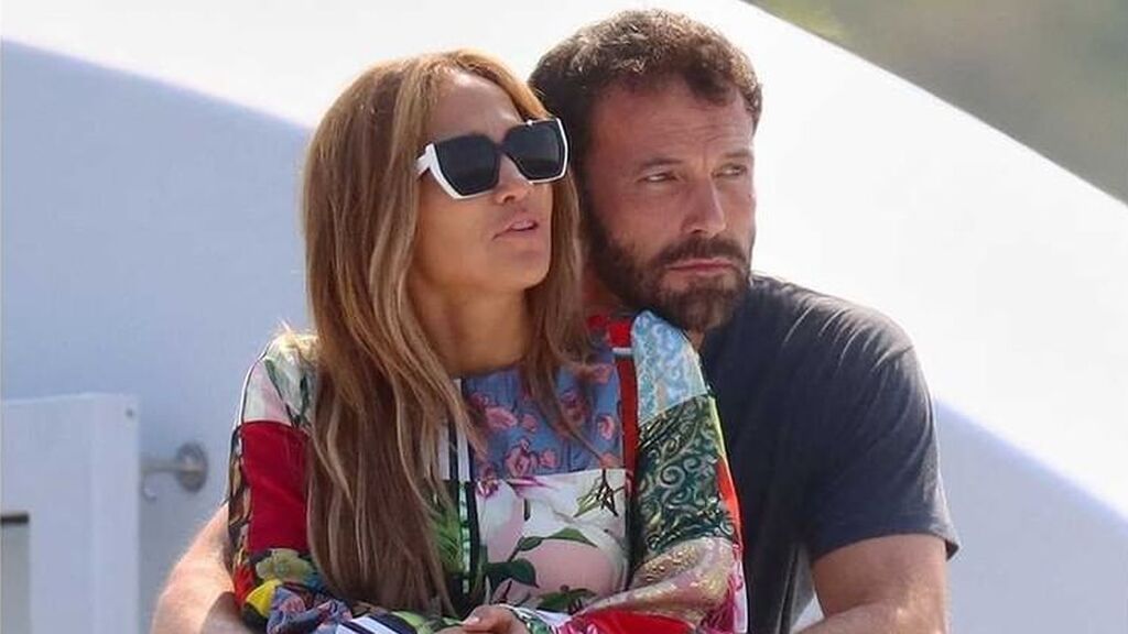 Patchwork: la tendencia que predijo Jennifer Lopez en verano y que llevarás en otoño