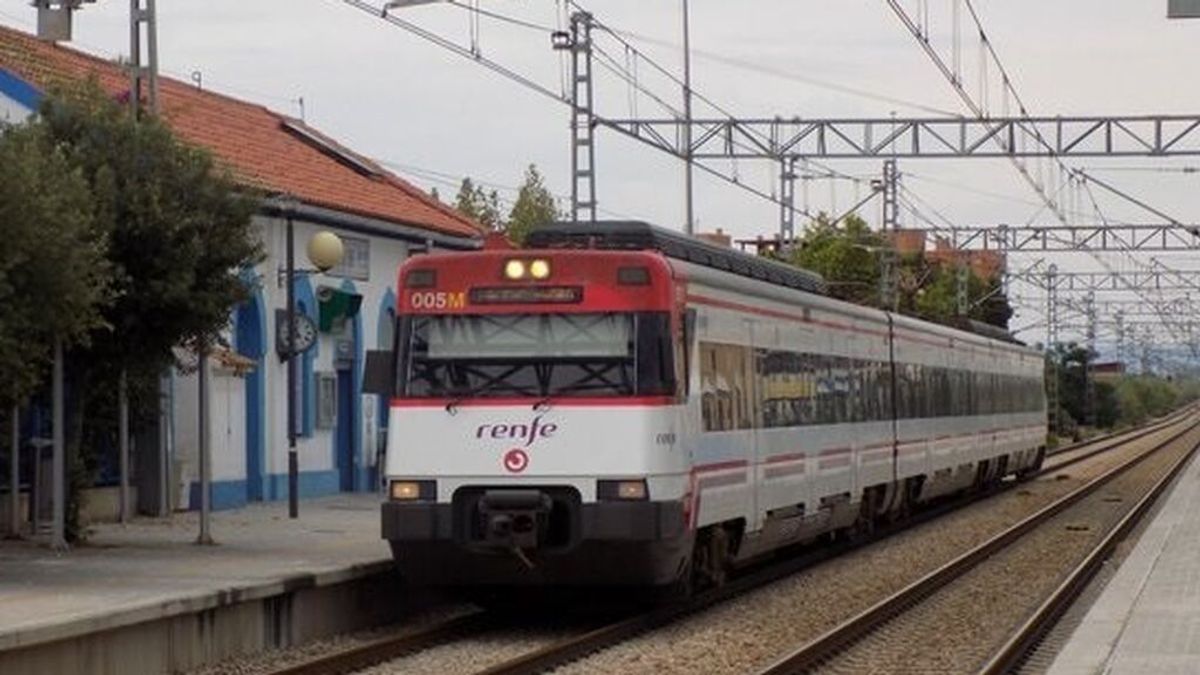 La huelga de maquinistas de Renfe altera los servicios mínimos en el núcleo de Cercanías de Valencia: pasan de 60 a 31 La huelga de maquinistas de Renfe altera los servicios mínimos en el núcleo de Cercanías de Valencia: pasan de 60 a 31