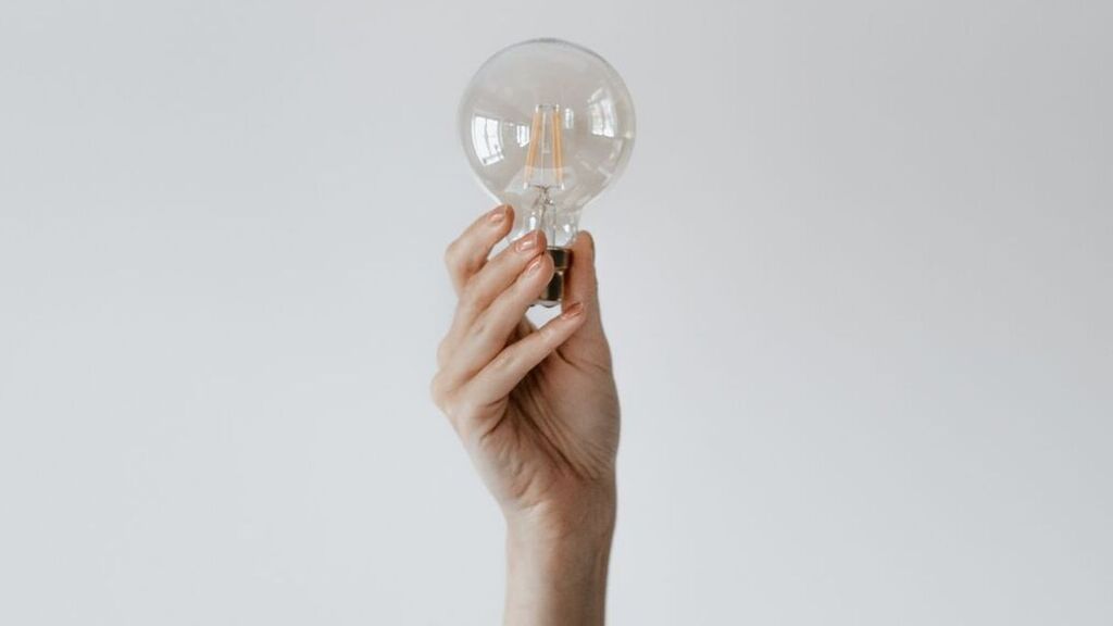 España cierra septiembre como el cuarto país europeo con la luz más cara, con 156,14 euros/MWh de media