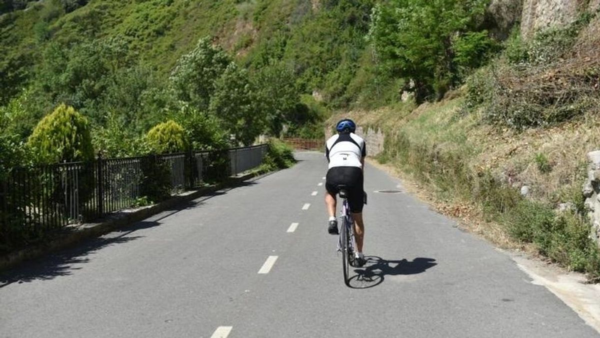Un camión arrolla a un grupo de ciclistas en Zaldibar, uno se encuentra en estado grave Un camión arrolla a un grupo de ciclistas en Zaldibar, uno se encuentra en estado grave