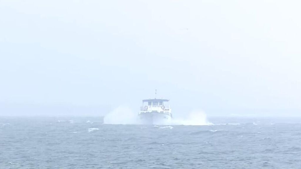 El agitado viaje en barco de los invitados de la boda de Anabel Pantoja