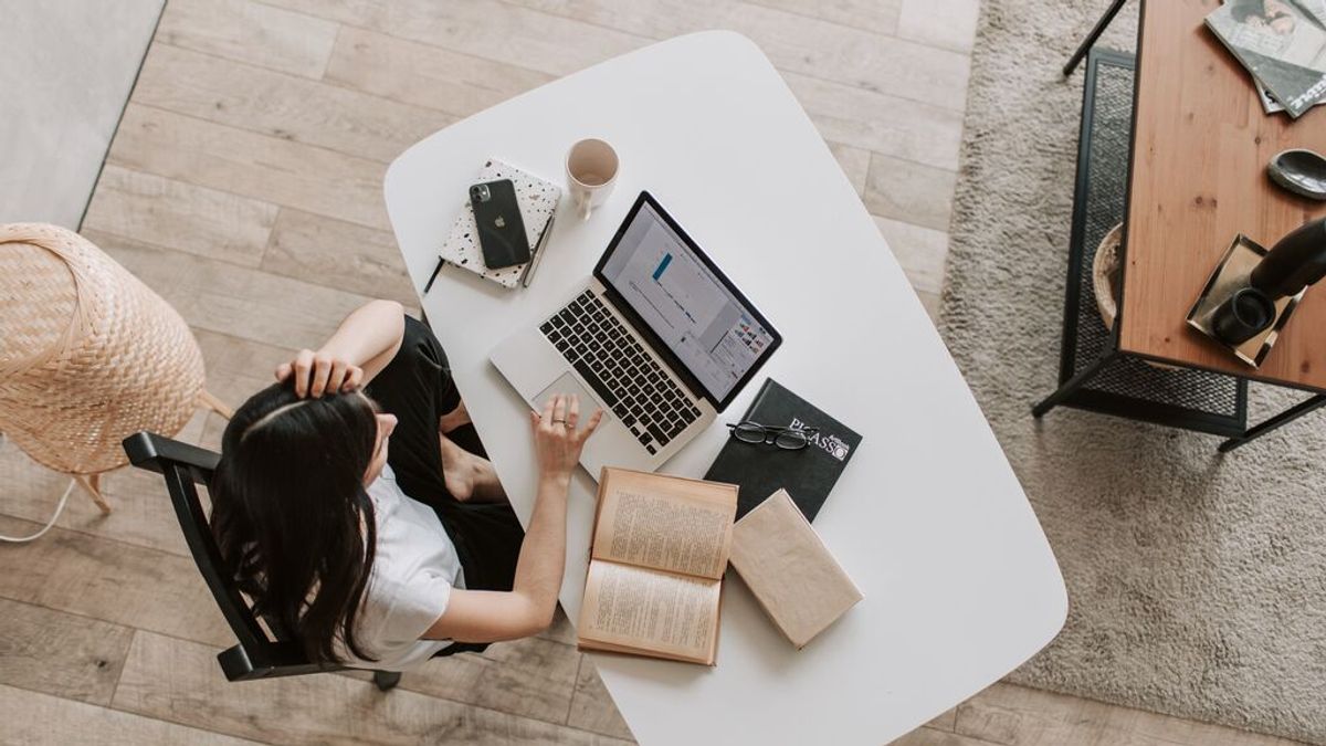 Las empresas recelan del teletrabajo, que cae un 18,4% con el fin de las restricciones Las empresas recelan del teletrabajo, que cae un 18,4% con el fin de las restricciones