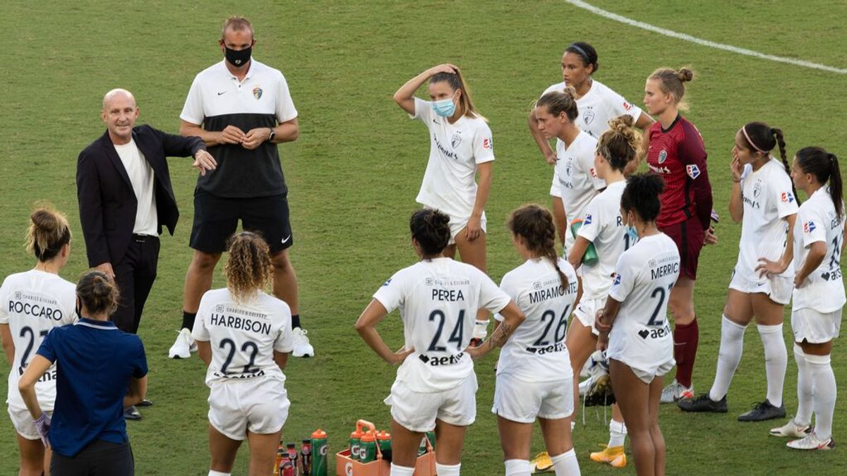 El fútbol femenino estadounidense queda paralizado ante un presunto escándalo de acoso sexual