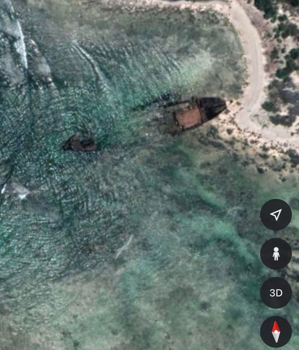Descubre en Google Maps el naufragio de un barco en una isla habitada por una tribu remota
