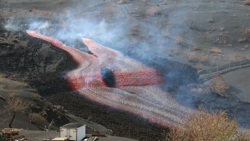 El volcan de la Palma sigue en fase de explosividad y gran expulsión de lava
