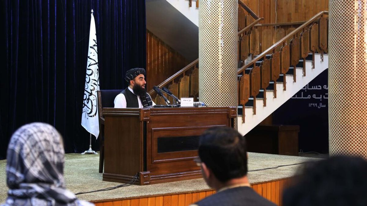 Los talibán confirman varios civiles muertos por un atentado en una mezquita de Kabul Los talibán confirman varios civiles muertos por un atentado en una mezquita de Kabul
