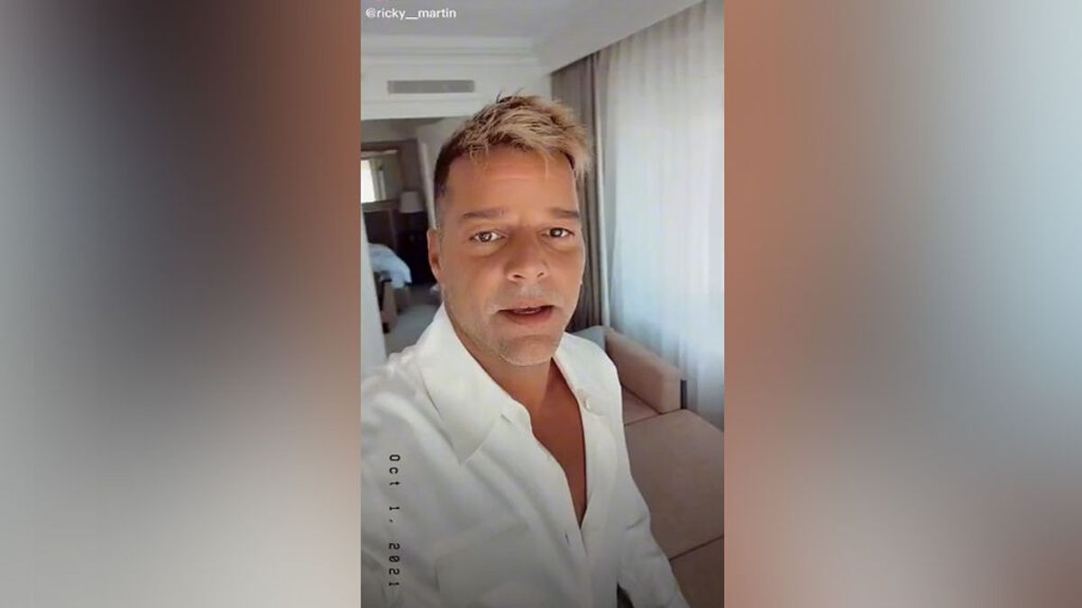 Ricky Martin reaparece tras los rumores de un posible paso por el quirófano