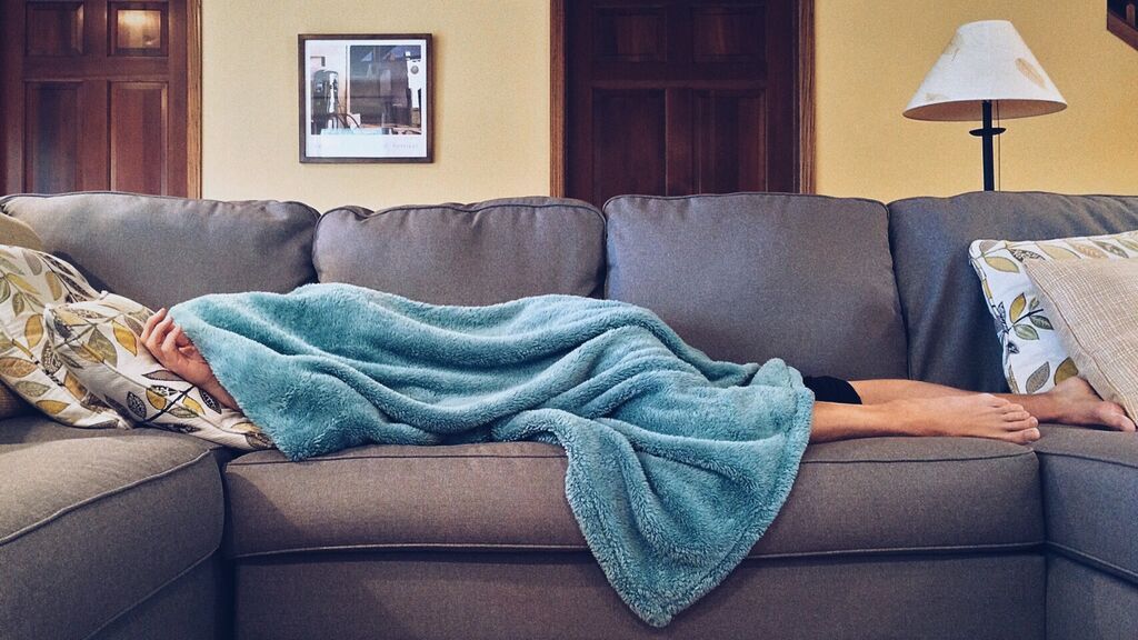 sofa y manta