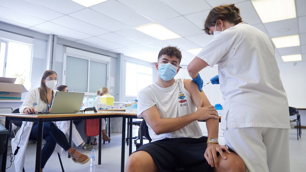 España tiene aún a cinco millones y medio de mayores de 12 años sin vacunar