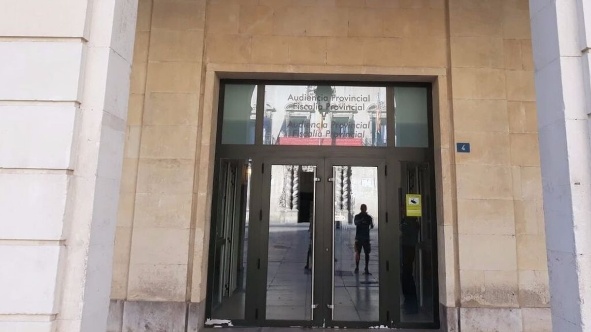 Condenado a 50 años de prisión por abusar de cinco menores y elaborar pornografía infantil en Alicante Condenado a 50 años de prisión por abusar de cinco menores y elaborar pornografía infantil en Alicante