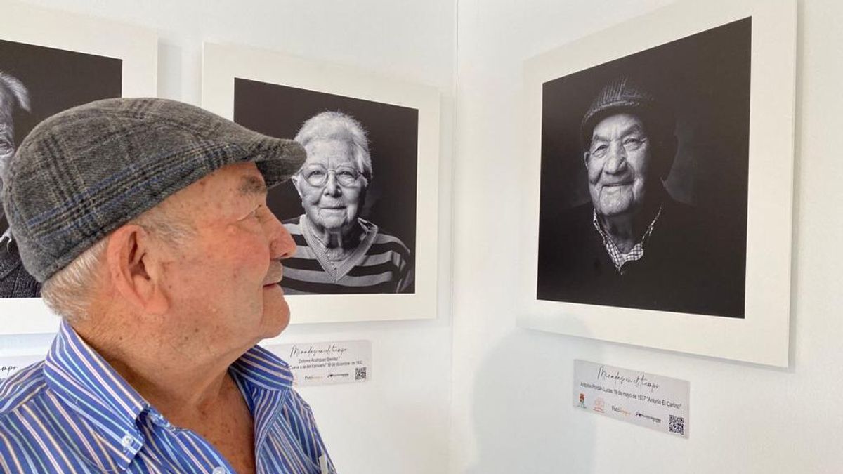 Un centenar de fotografías de mayores homenajea la “memoria viva de La Zubia” Un centenar de fotografías de mayores homenajea la “memoria viva de La Zubia”