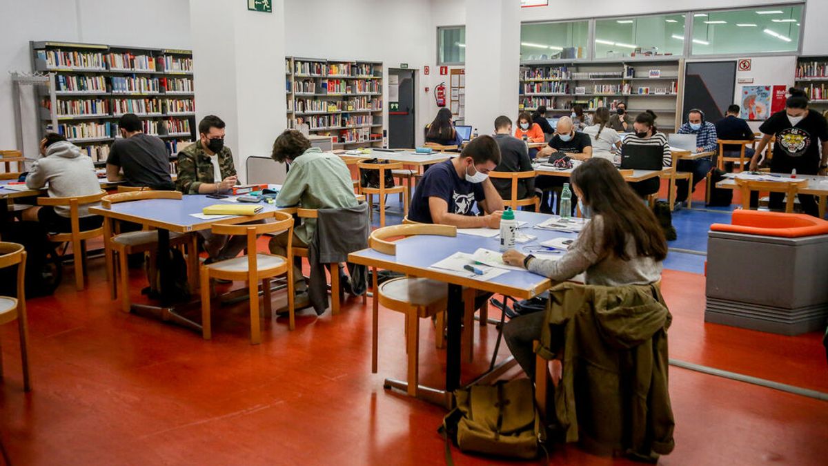 Sanidad suma 4.271 contagios, mínimo en fin de semana desde julio de 2020 Sanidad suma 4.271 contagios, mínimo en fin de semana desde julio de 2020