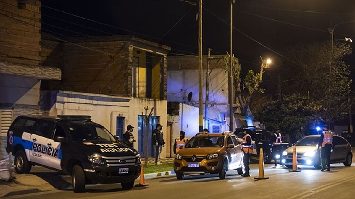 Dos muertos y tres policías heridos en una operación con rehenes en Argentina: "Hubo más de 300 disparos"
