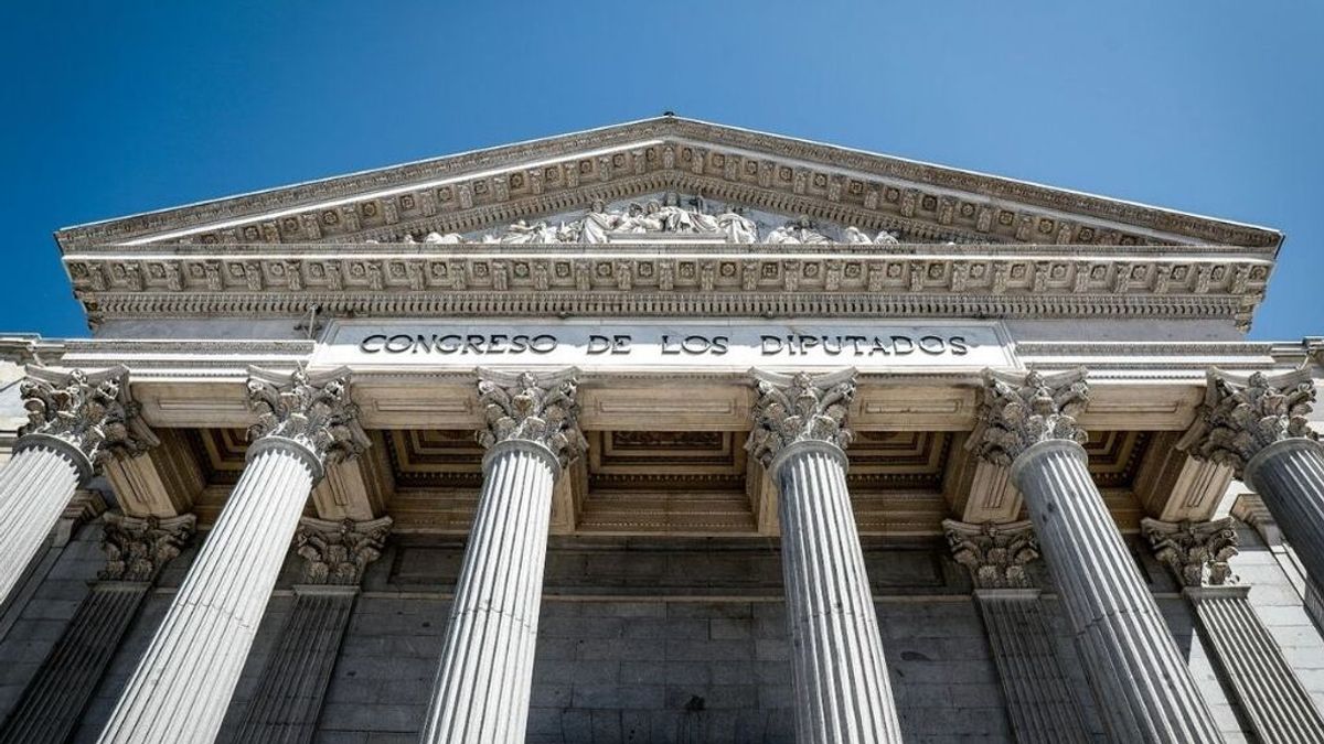 Nuevo revés al Gobierno: el TC declara inconstitucional el cierre del Congreso en el primer estado de alarma Nuevo revés al Gobierno: el TC declara inconstitucional el cierre del Congreso en el primer estado de alarma