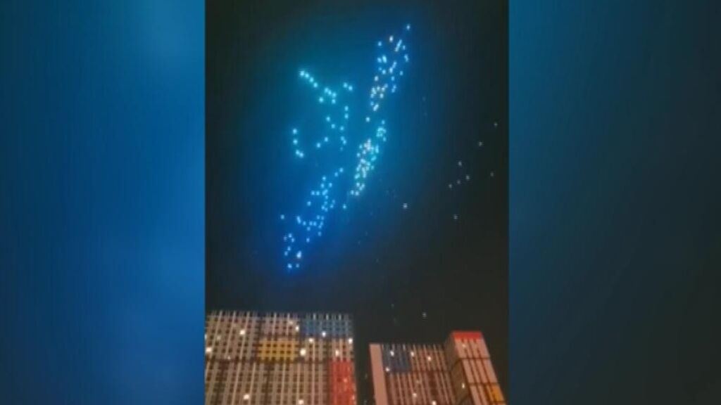 Los 200 drones de un espectáculo de luces en China caen sin control sobre el público