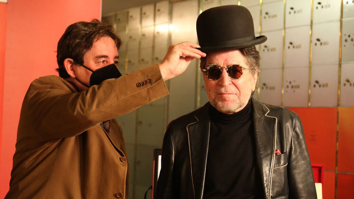 Joaquín Sabina: "No pisaré un escenario mientras la gente lleve mascarilla, no pueda fumar o tomar una copa" Joaquín Sabina: "No pisaré un escenario mientras la gente lleve mascarilla, no pueda fumar o tomar una copa"