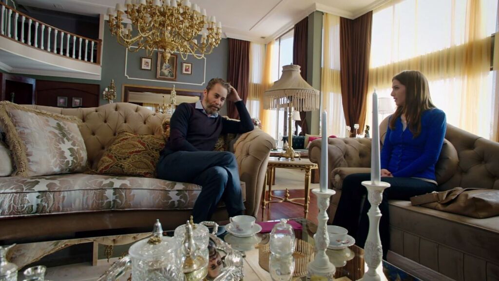 Mehmet Emir ofrece un trabajo a Bahar