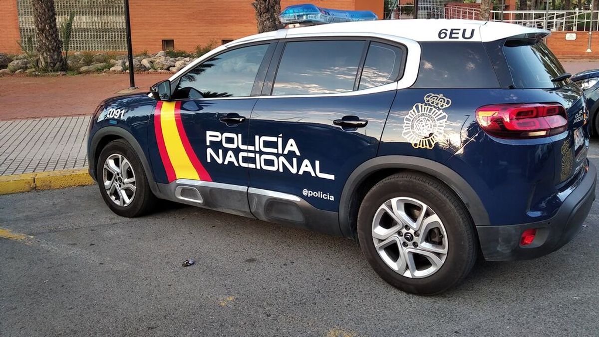 La Policía Nacional desmantela una banda en Madrid que organizaba matrimonios falsos para regularizar a migrantes La Policía Nacional desmantela una banda en Madrid que organizaba matrimonios falsos para regularizar a migrantes