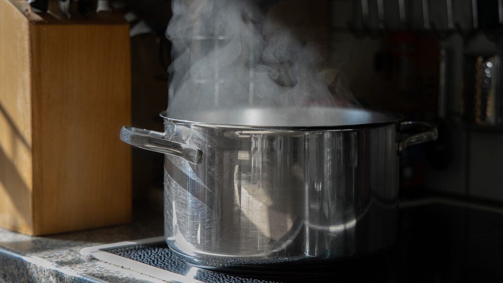 Se necesita una olla o cazo para cocinar correctamente el membrillo.