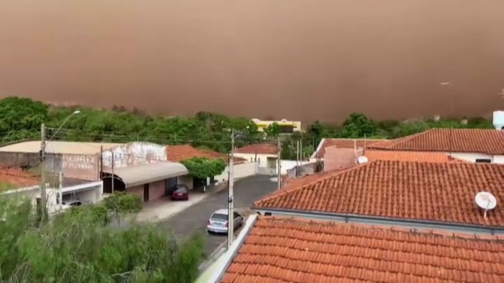 Una tormenta de arena se traga varias ciudades de Brasil: las imágenes del peligroso ‘haboob’