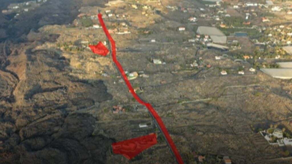 La fajana del volcán de La Palma, a vista de vuelo rasante de dron